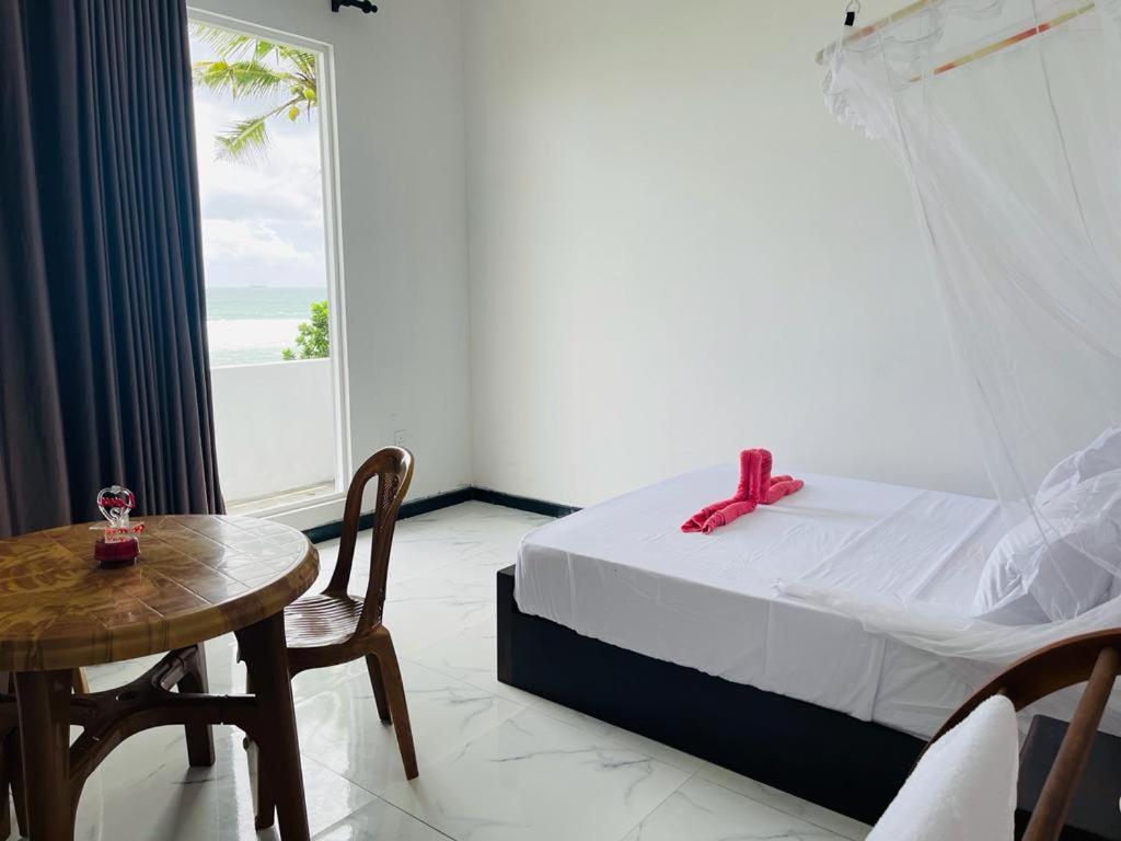 Hotel Blue Waves Ocean Mirissa Exterior foto