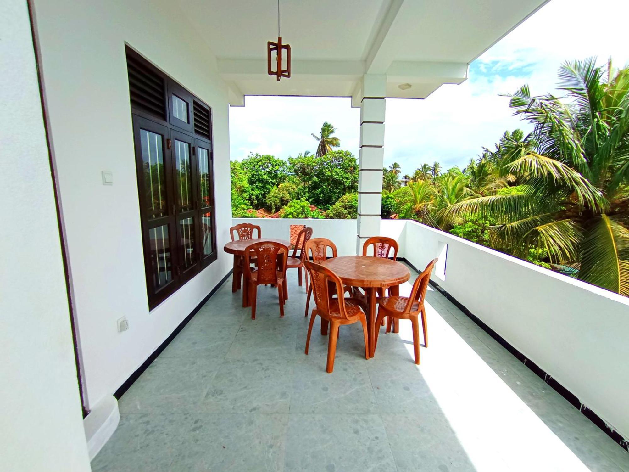 Hotel Blue Waves Ocean Mirissa Exterior foto