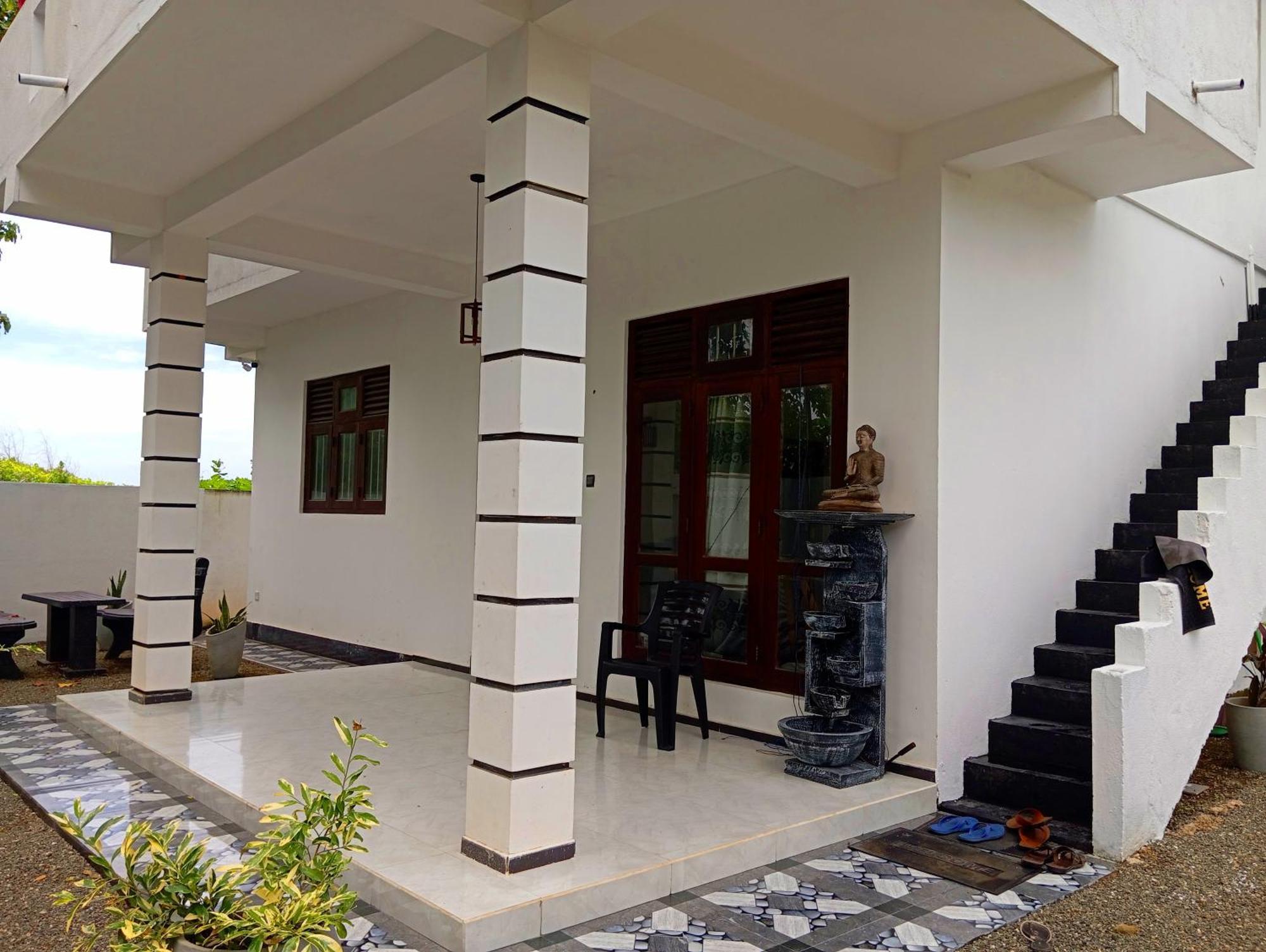 Hotel Blue Waves Ocean Mirissa Exterior foto