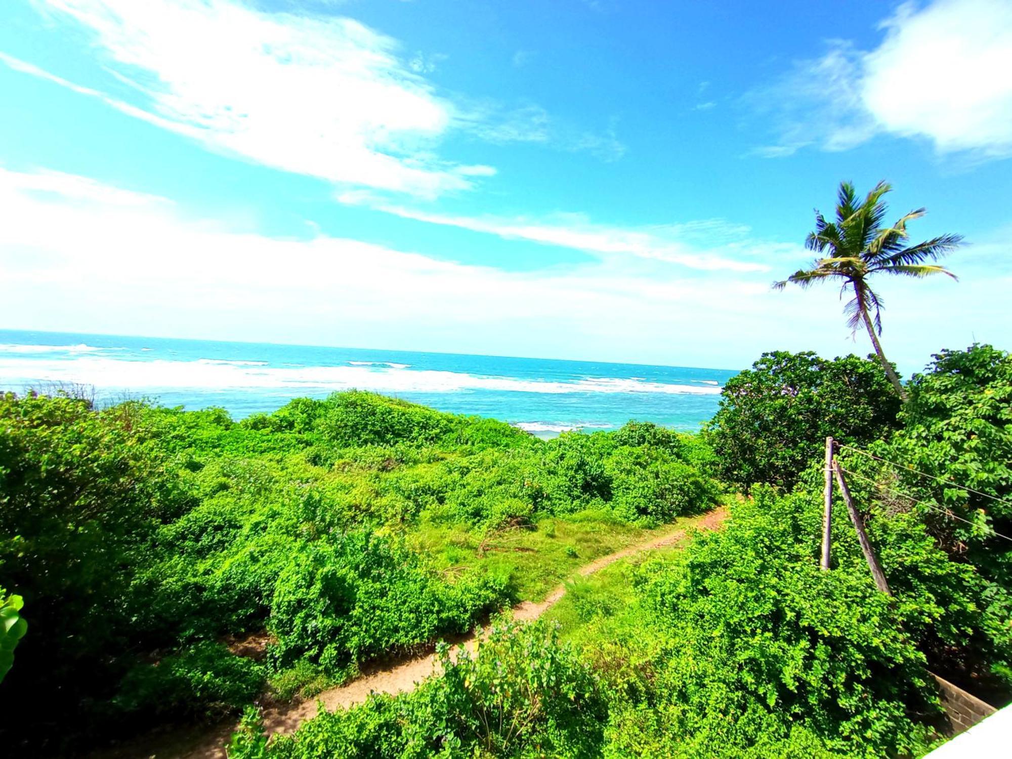 Hotel Blue Waves Ocean Mirissa Exterior foto